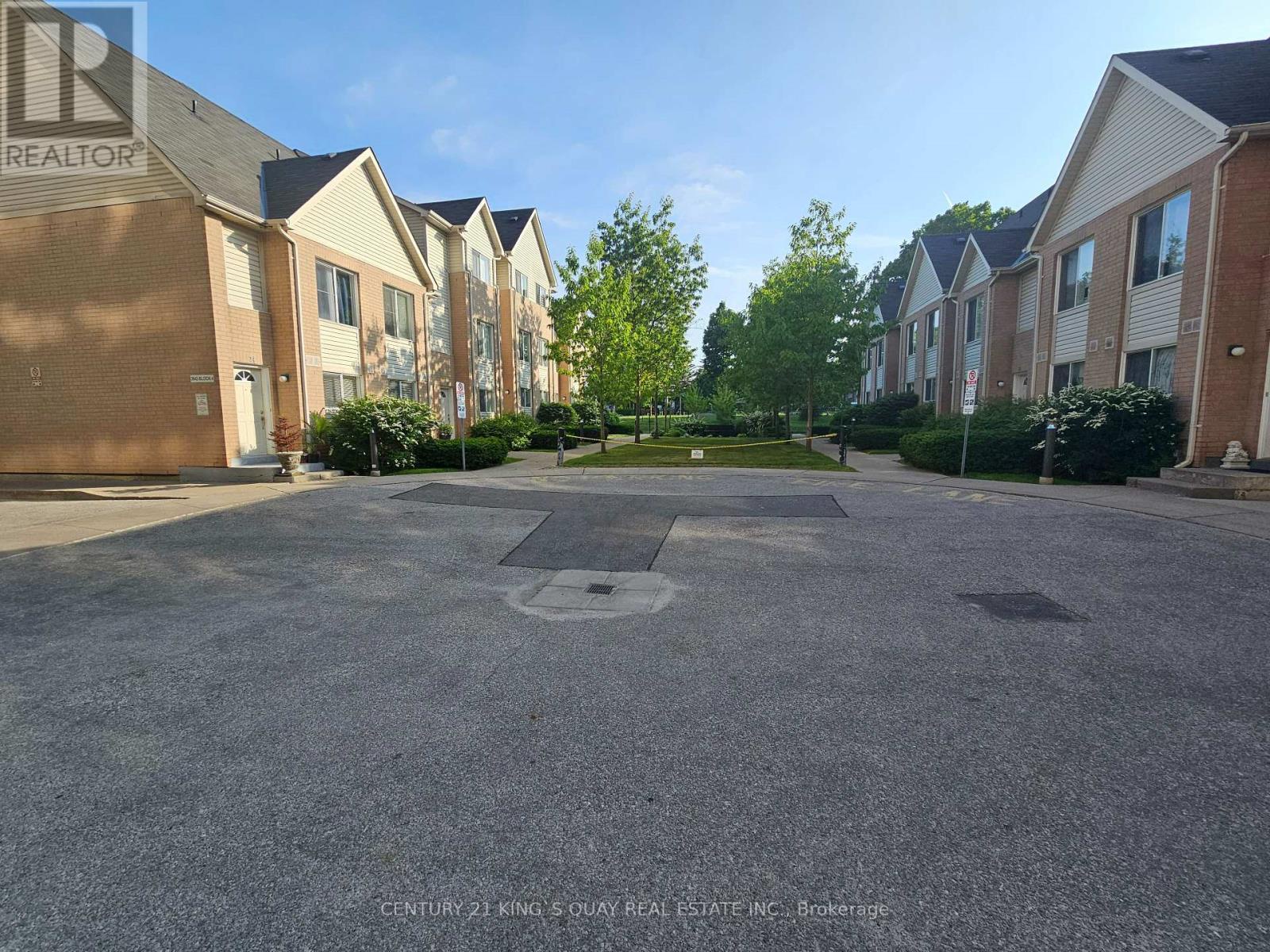 826 - 3650 Kingston Road, Toronto (scarborough Village), Ontario