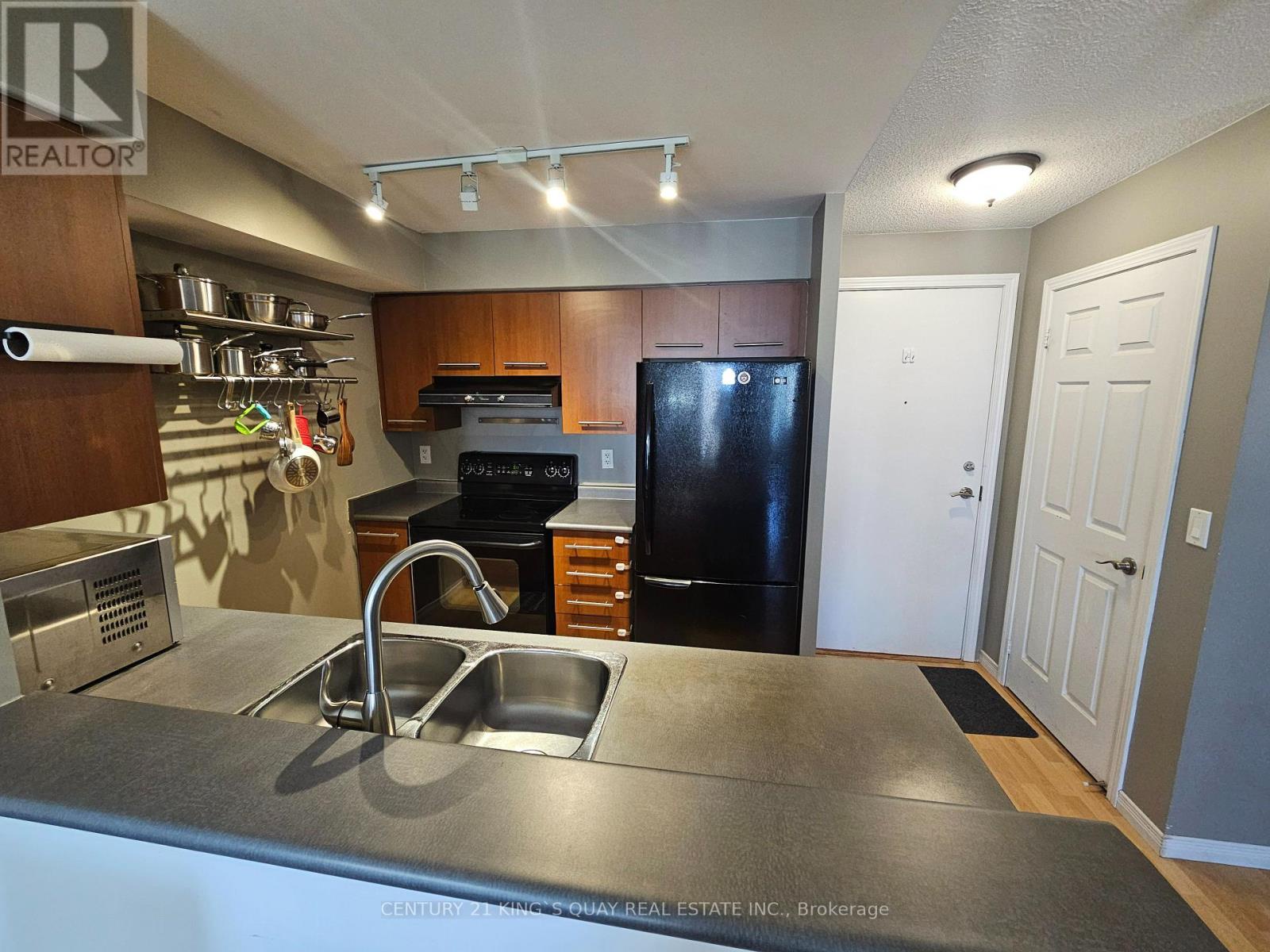 826 - 3650 Kingston Road, Toronto (scarborough Village), Ontario