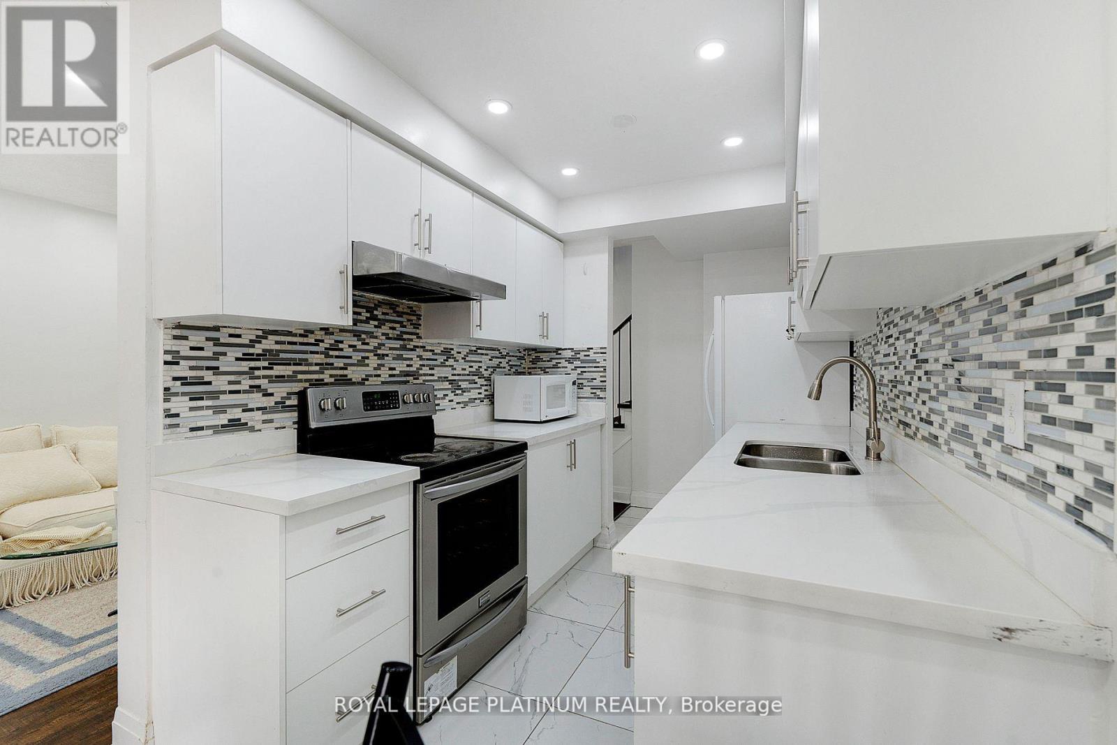 102 Bunchberry Way, Brampton (sandringham-wellington), Ontario