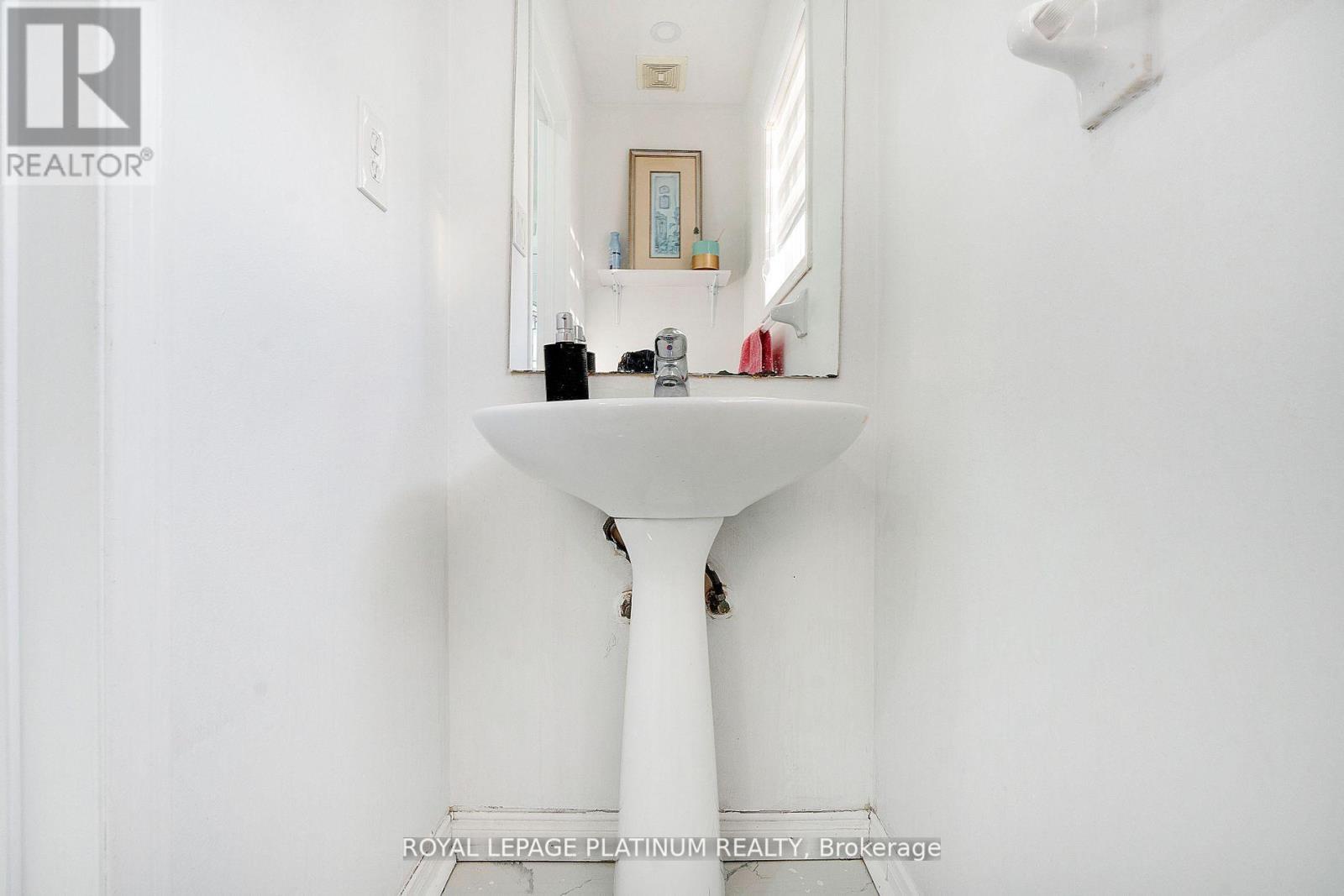 102 Bunchberry Way, Brampton (sandringham-wellington), Ontario