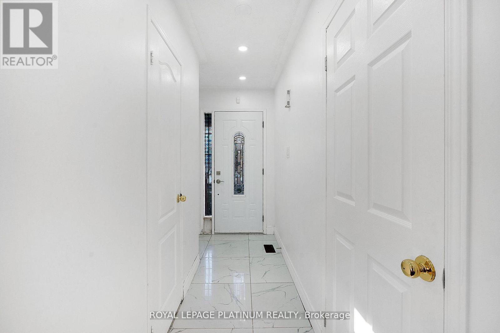 102 Bunchberry Way, Brampton (sandringham-wellington), Ontario