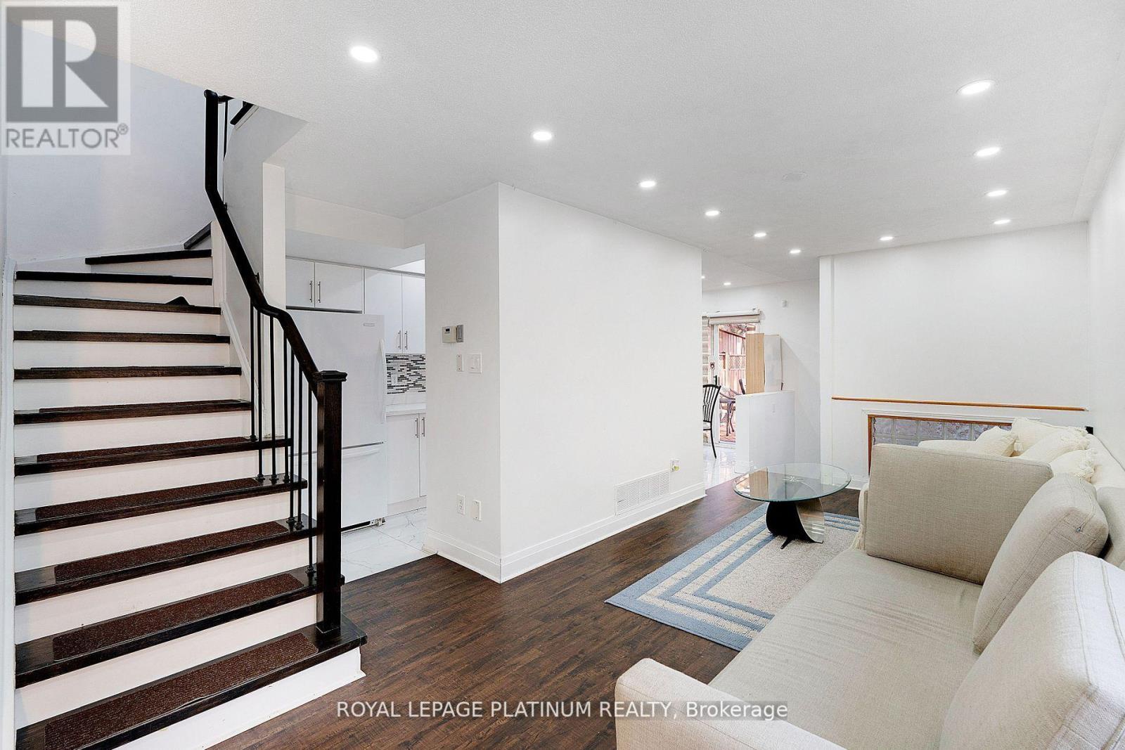 102 Bunchberry Way, Brampton (sandringham-wellington), Ontario