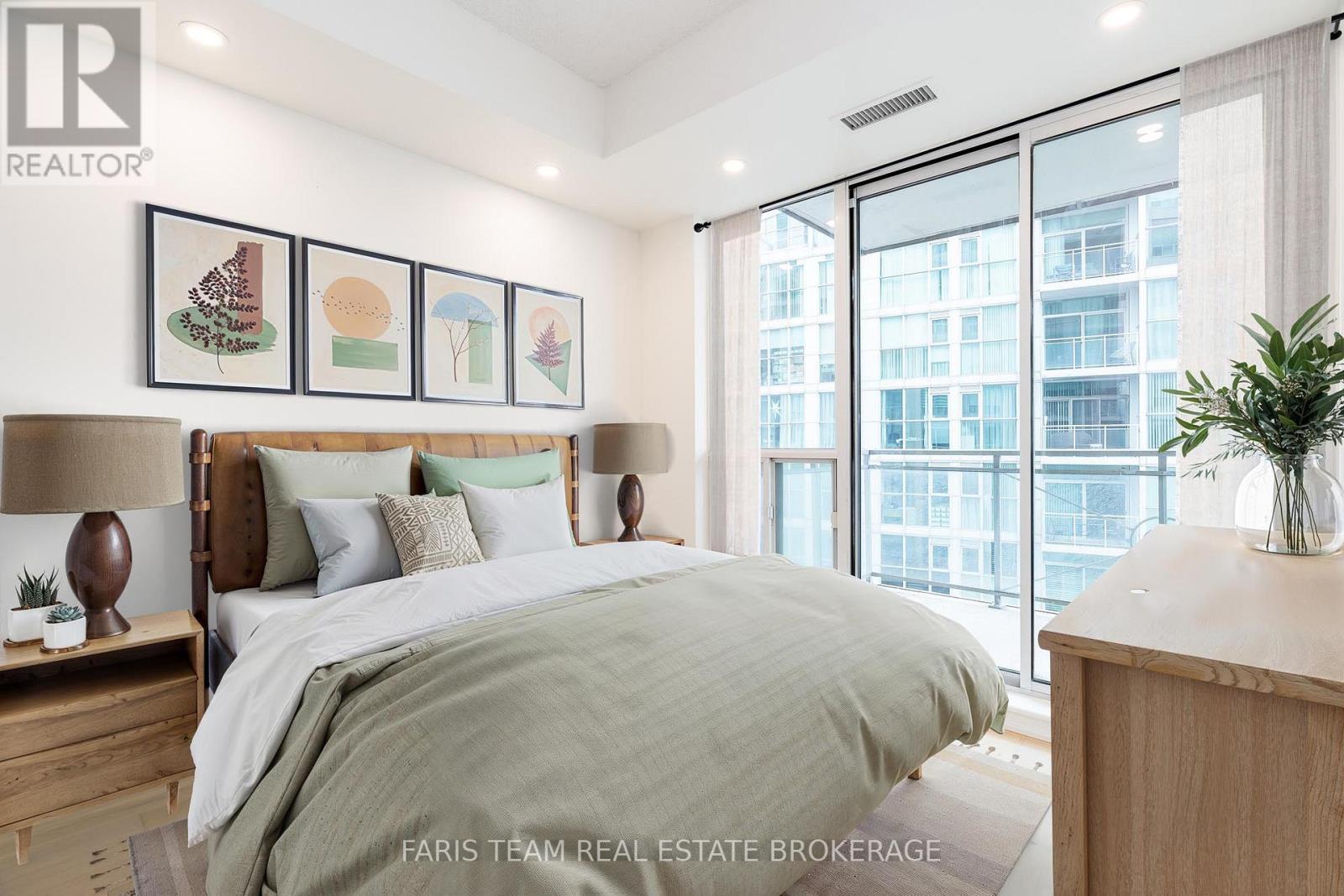 806 - 88 Palace Pier Court, Toronto (mimico), Ontario