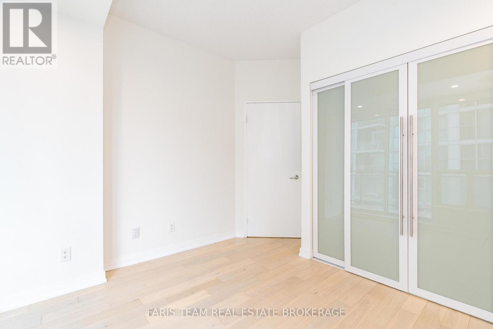 806 - 88 Palace Pier Court, Toronto (mimico), Ontario