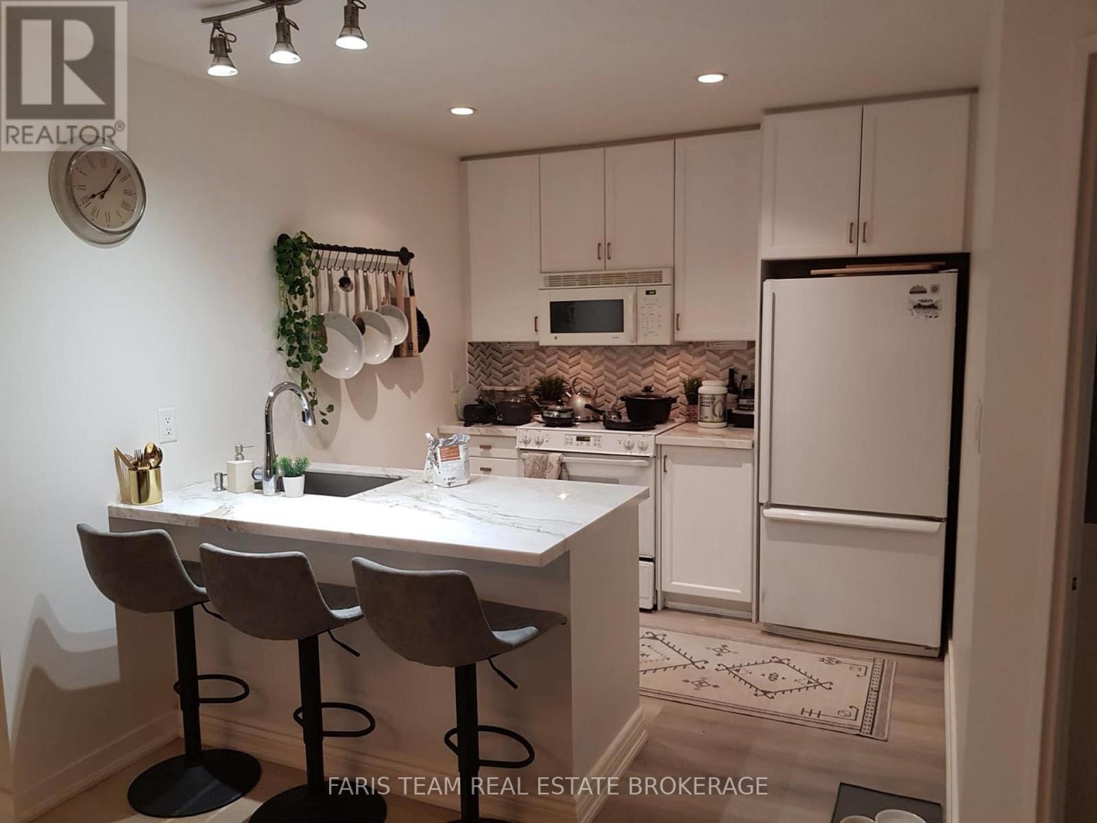 806 - 88 Palace Pier Court, Toronto (mimico), Ontario