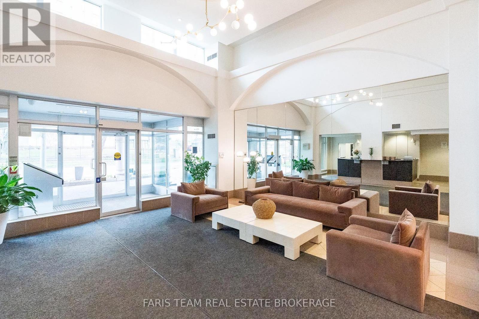 806 - 88 Palace Pier Court, Toronto (mimico), Ontario