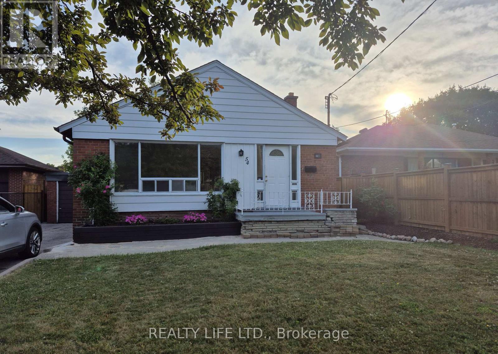 54 Garside Crescent, Toronto (brookhaven-amesbury), Ontario