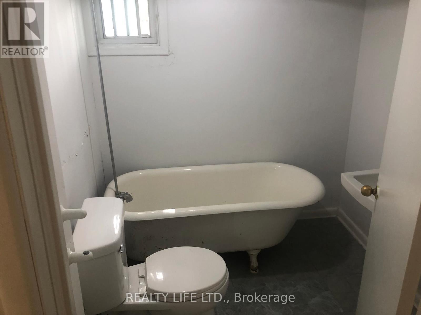 54 Garside Crescent, Toronto (brookhaven-amesbury), Ontario