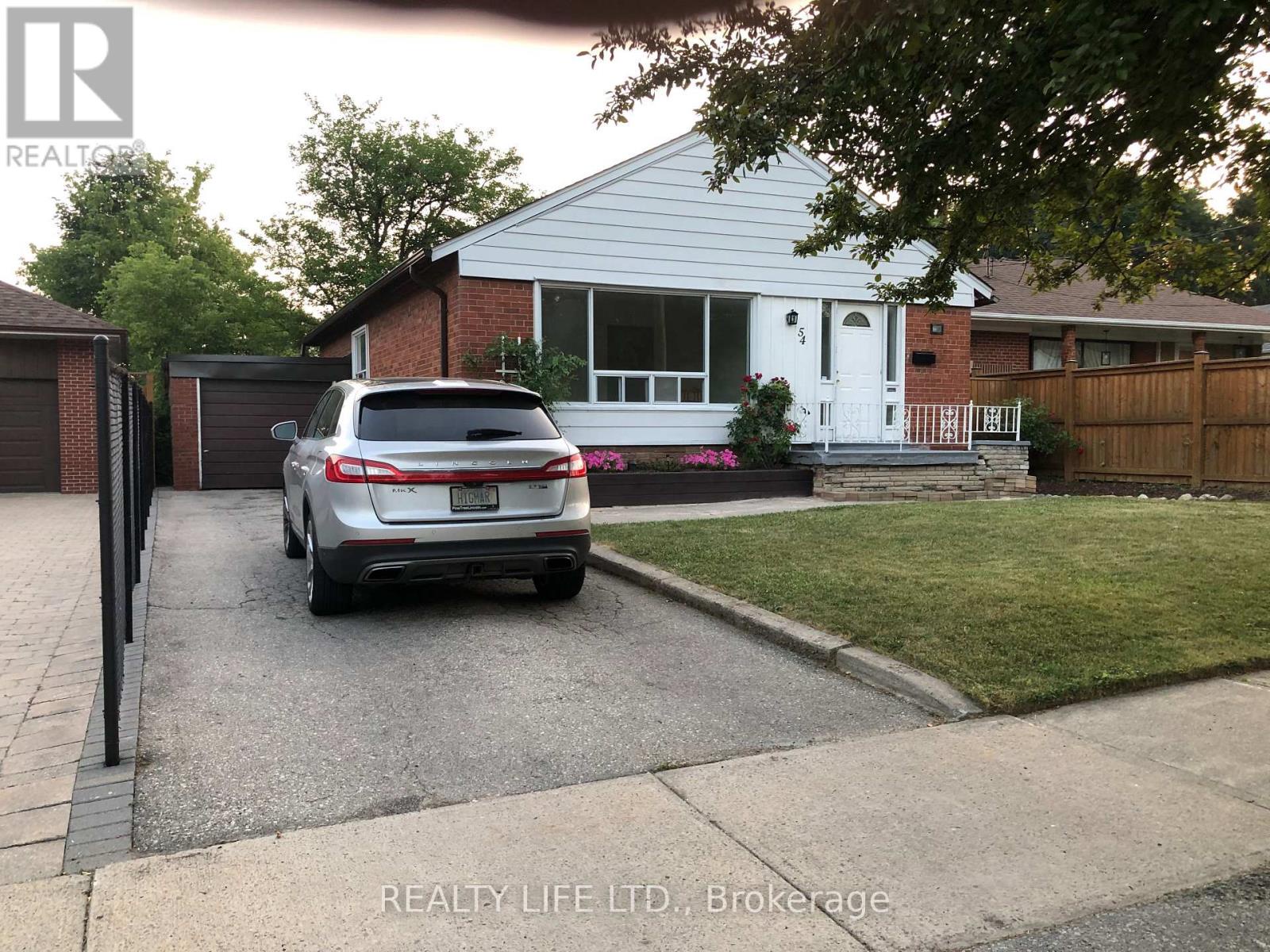 54 Garside Crescent, Toronto (brookhaven-amesbury), Ontario
