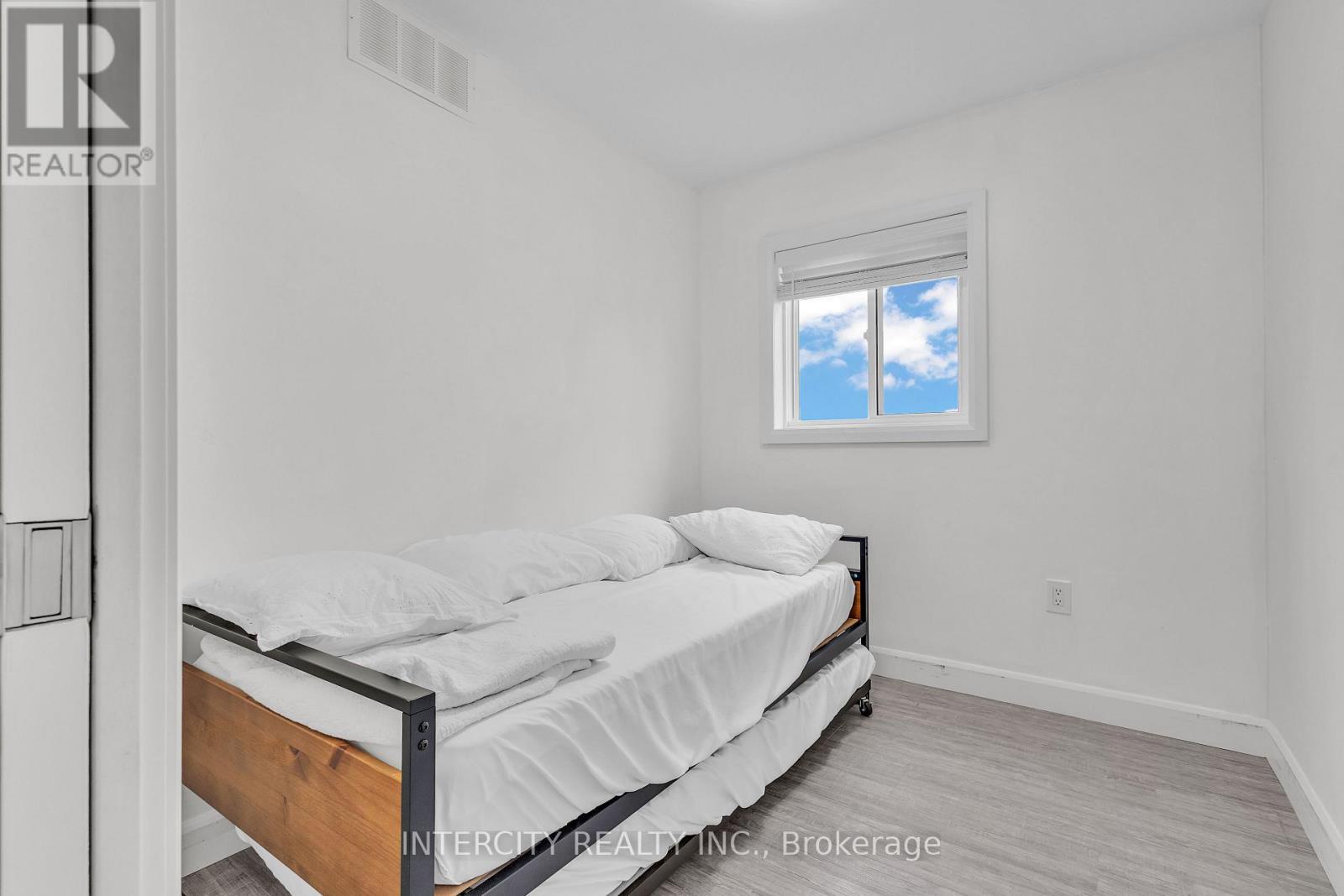 24 Trillium Avenue, Hamilton (winona Park), Ontario