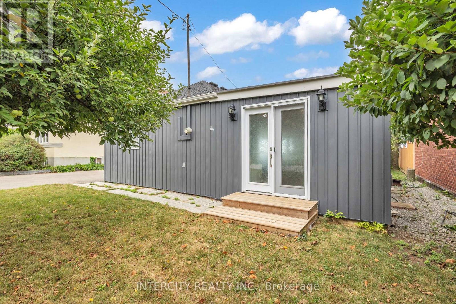 24 Trillium Avenue, Hamilton (winona Park), Ontario