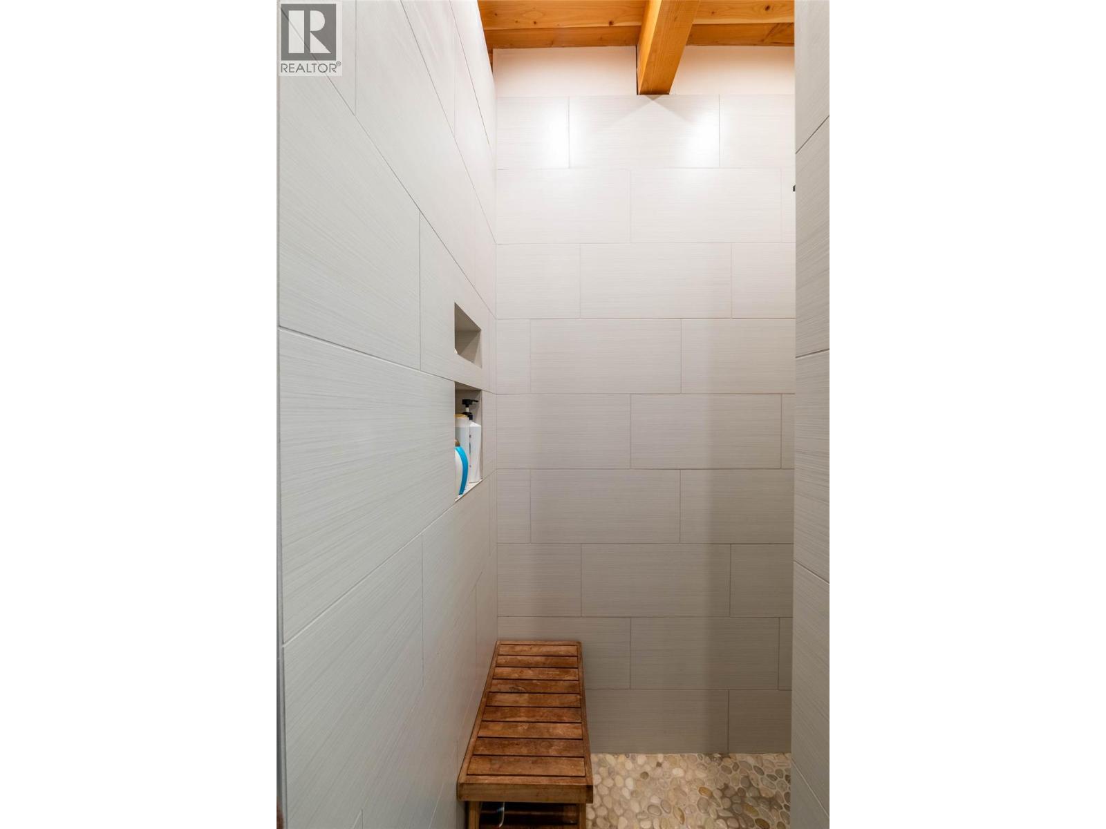 8774 6 Highway, Salmo, British Columbia