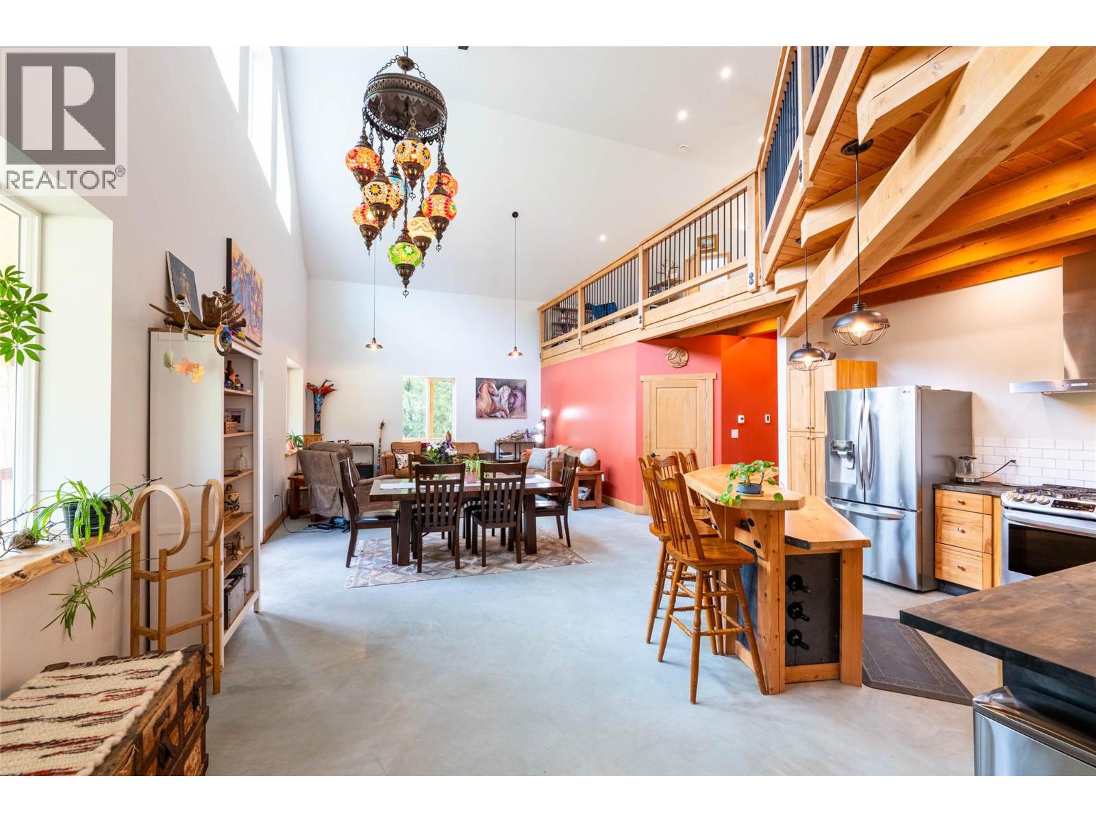 8774 6 Highway, Salmo, British Columbia