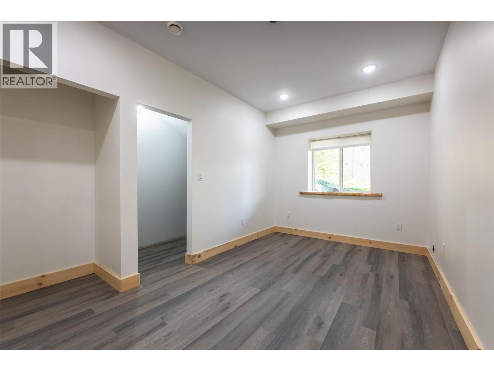 8774 6 Highway, Salmo, British Columbia