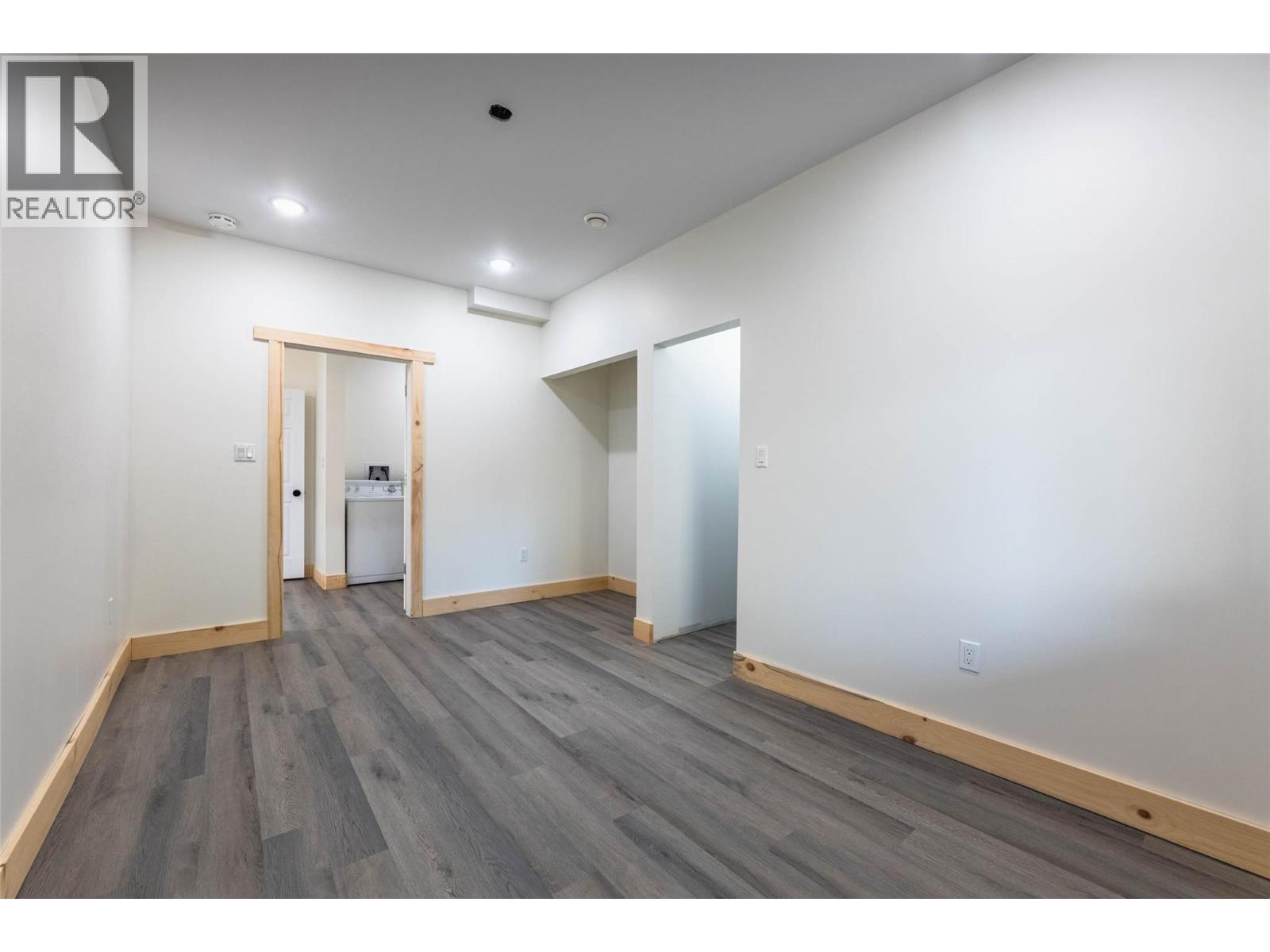 8774 6 Highway, Salmo, British Columbia