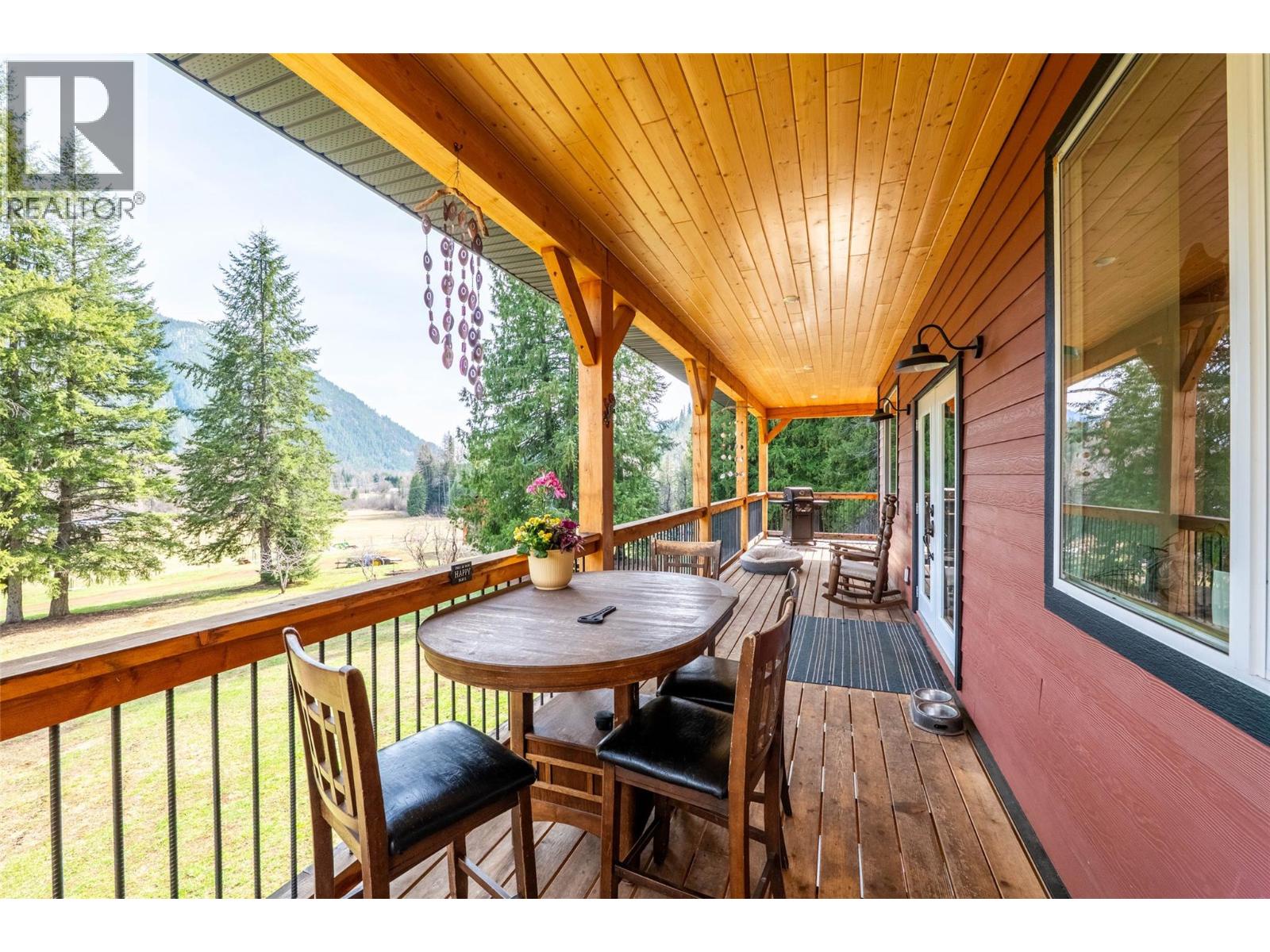 8774 6 Highway, Salmo, British Columbia