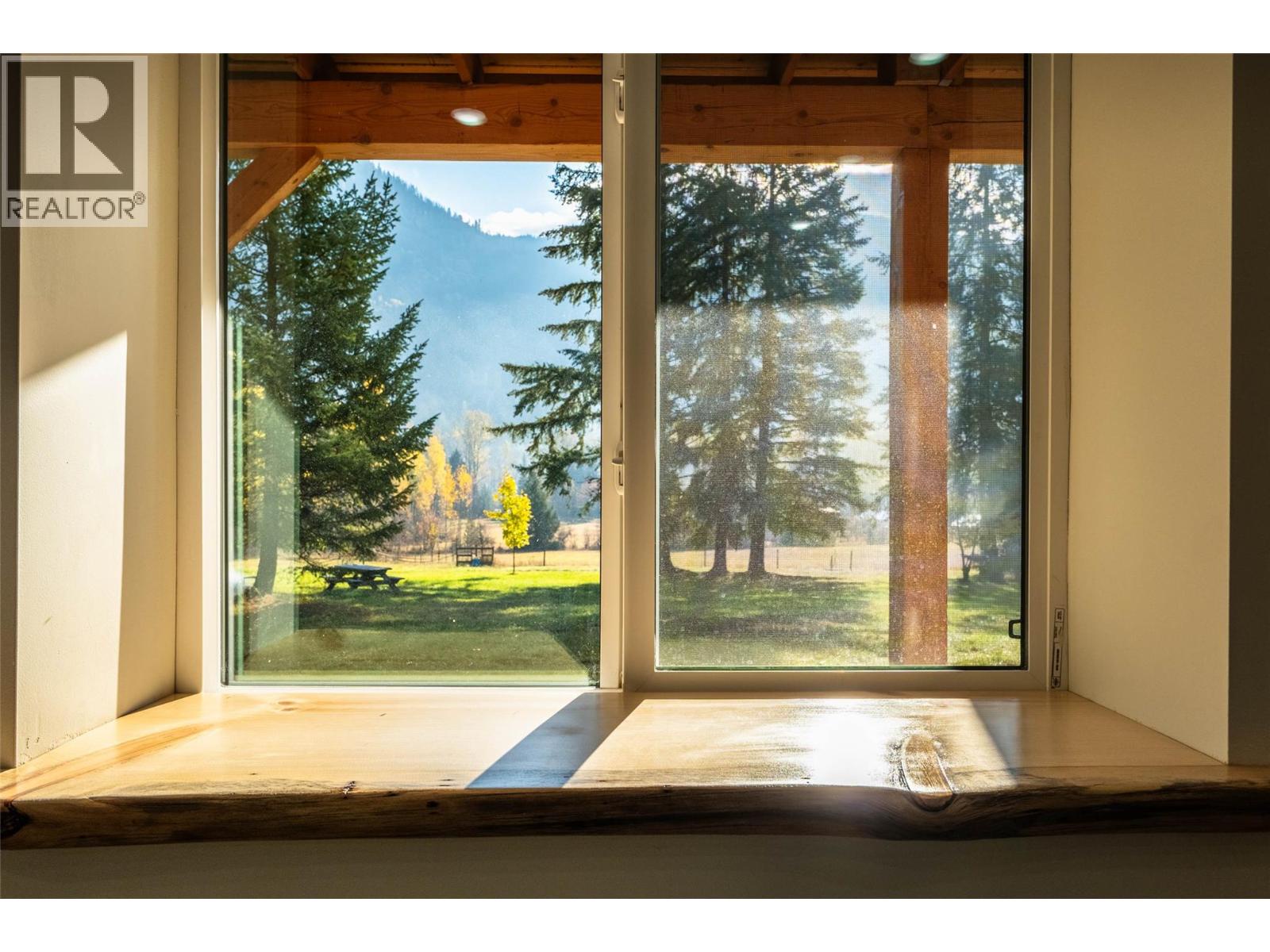 8774 6 Highway, Salmo, British Columbia