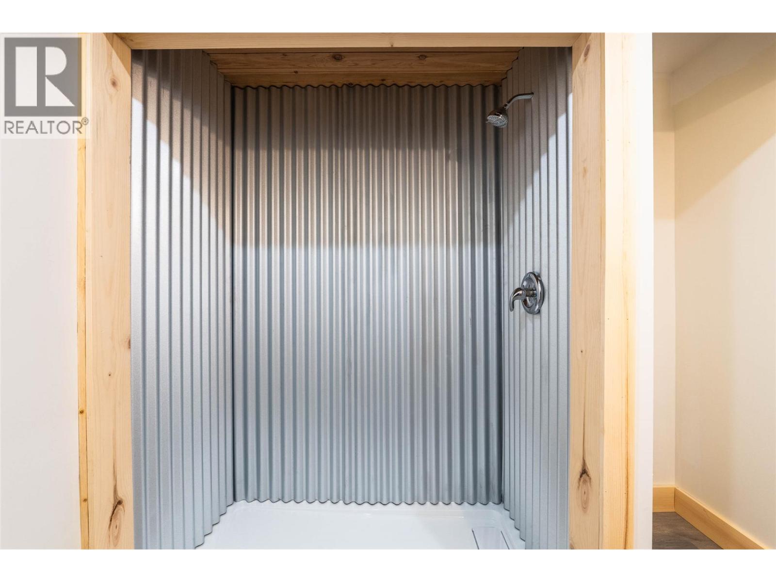 8774 6 Highway, Salmo, British Columbia