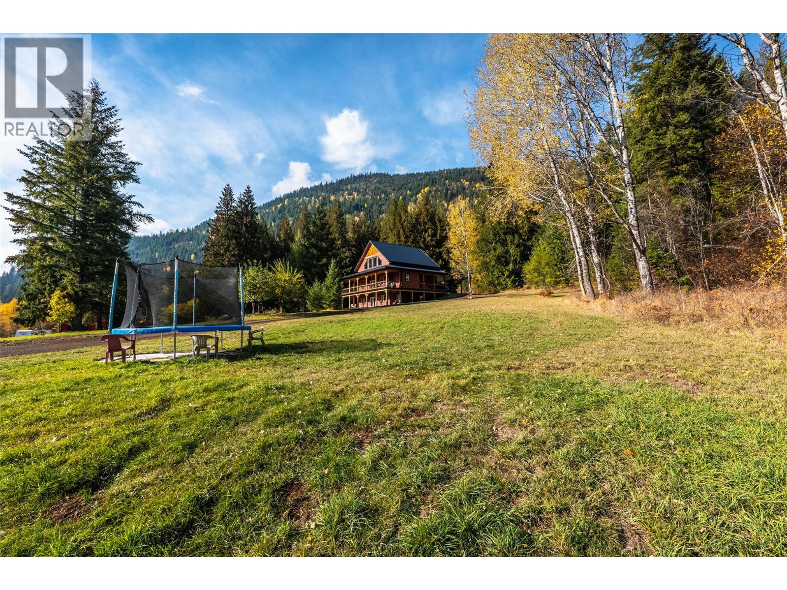 8774 6 Highway, Salmo, British Columbia