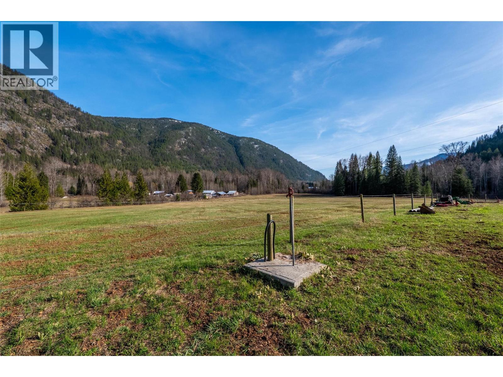 8774 6 Highway, Salmo, British Columbia
