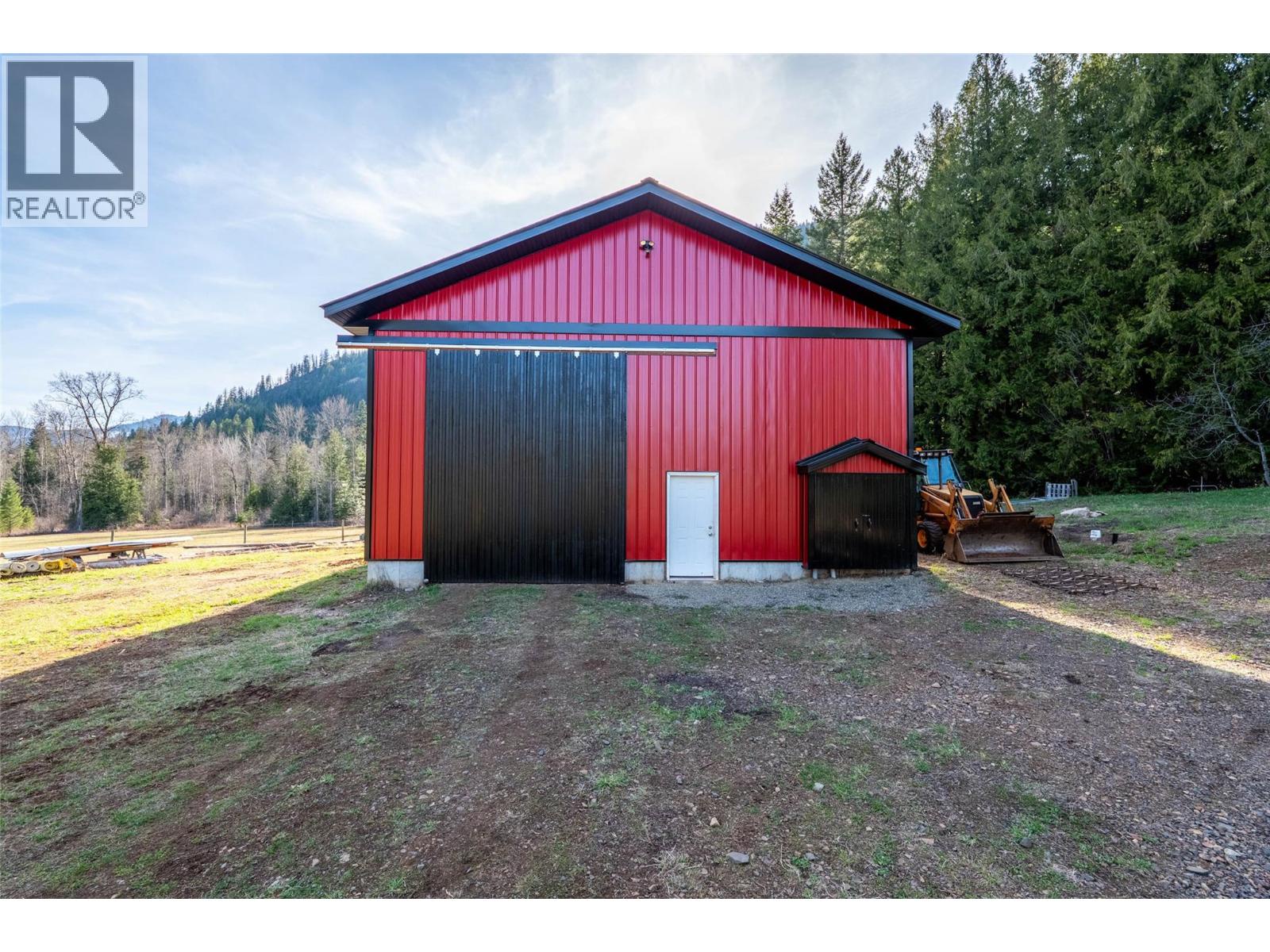 8774 6 Highway, Salmo, British Columbia