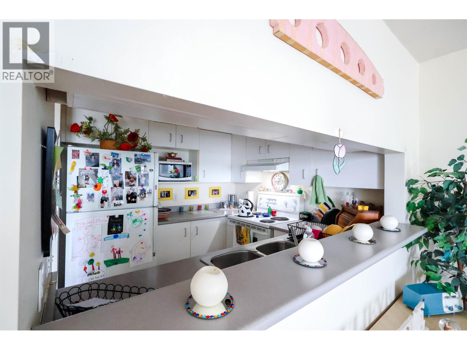 206 723 Twelfth Street, New Westminster, British Columbia