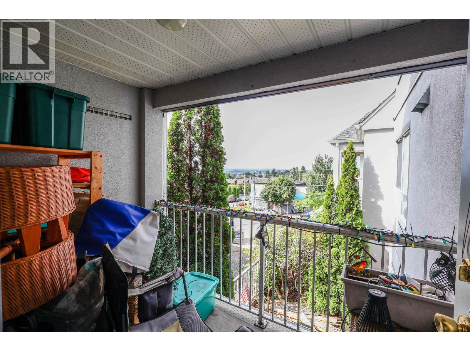 205 723 Twelfth Street, New Westminster, British Columbia