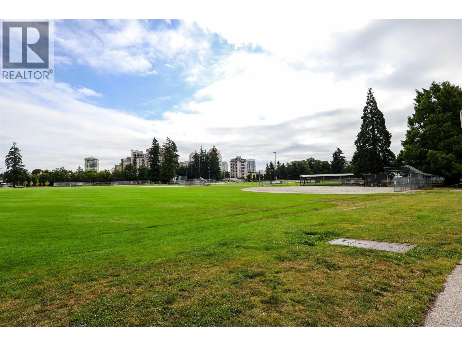 205 723 Twelfth Street, New Westminster, British Columbia