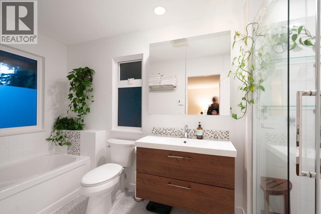 1 181 Ravine Drive, Port Moody, British Columbia