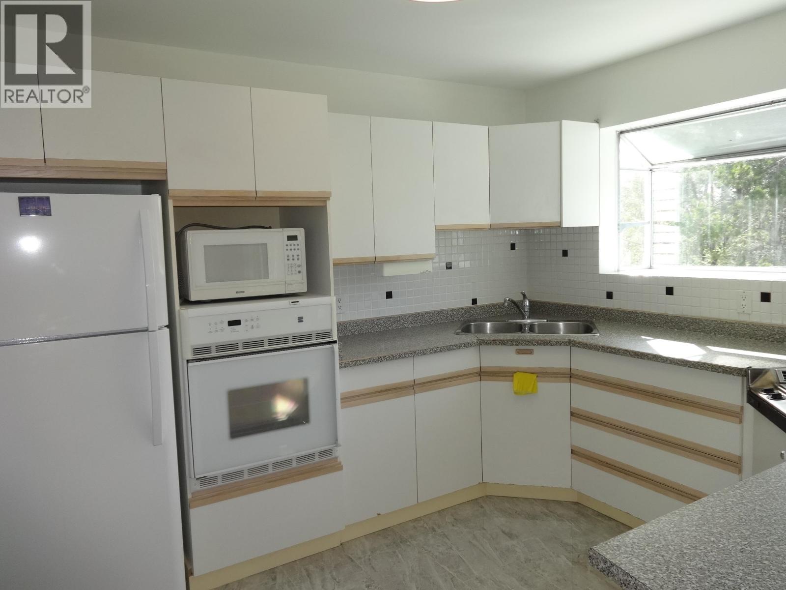 11682 Sunshine Coast Highway, Madeira Park, British Columbia