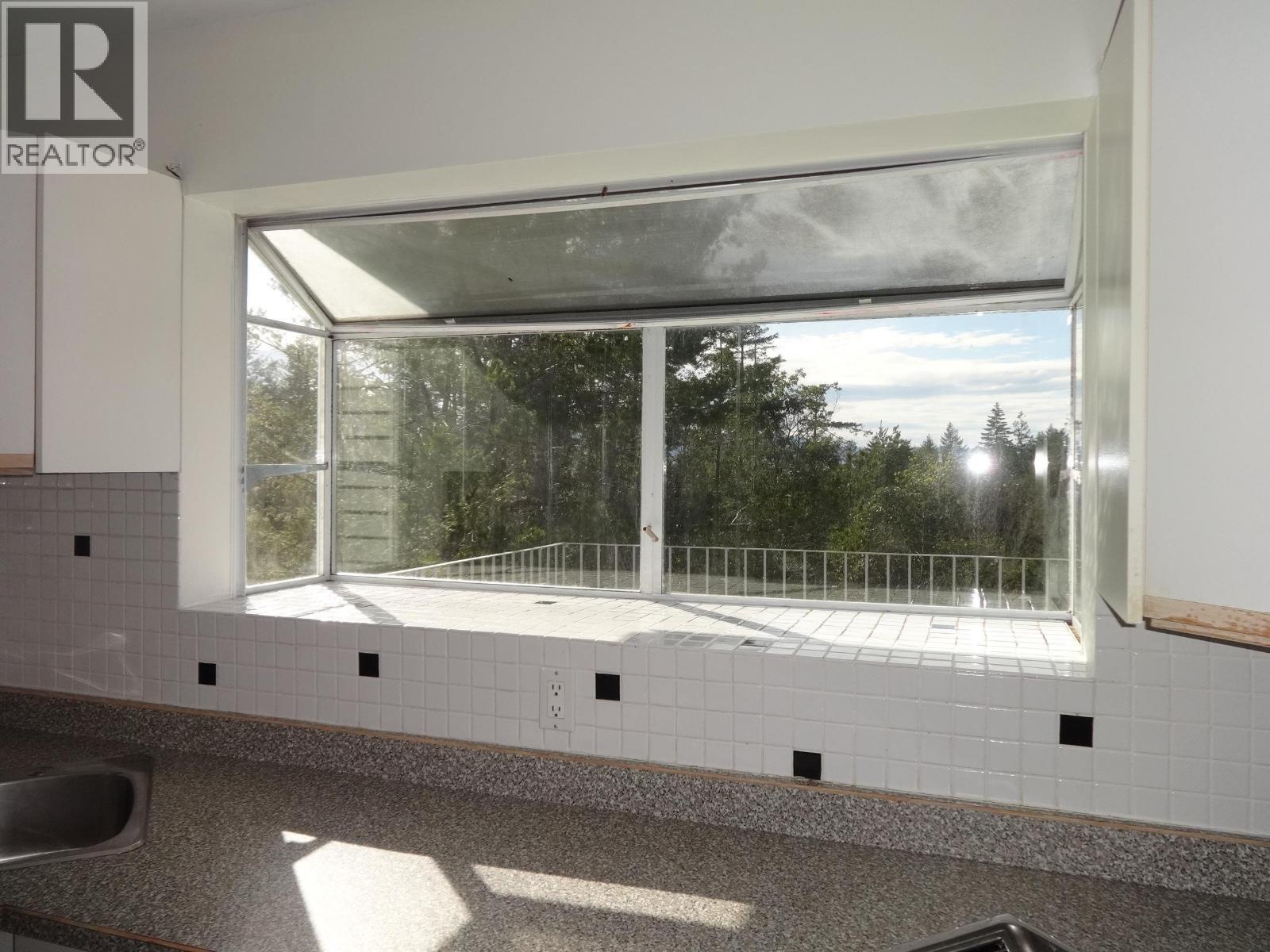11682 Sunshine Coast Highway, Madeira Park, British Columbia