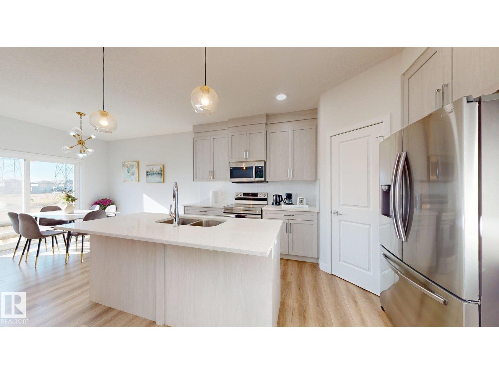 3027 200 St Nw, Edmonton, Alberta