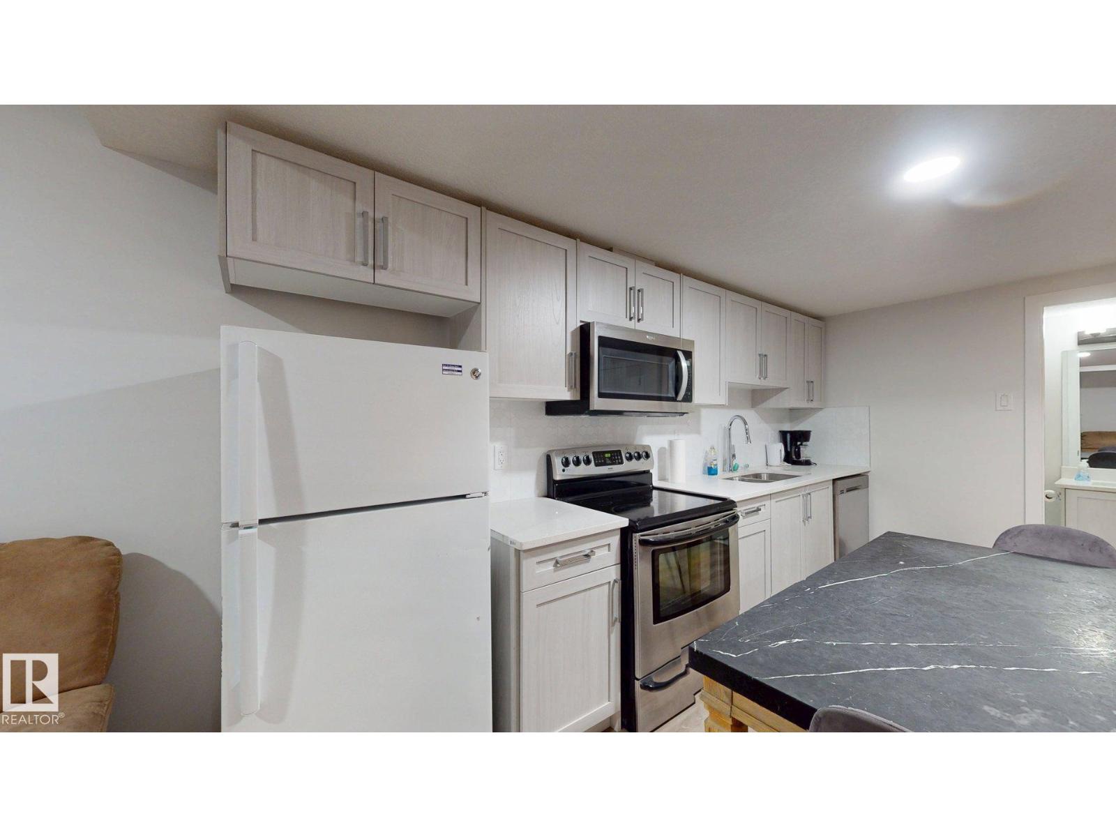 3027 200 St Nw, Edmonton, Alberta