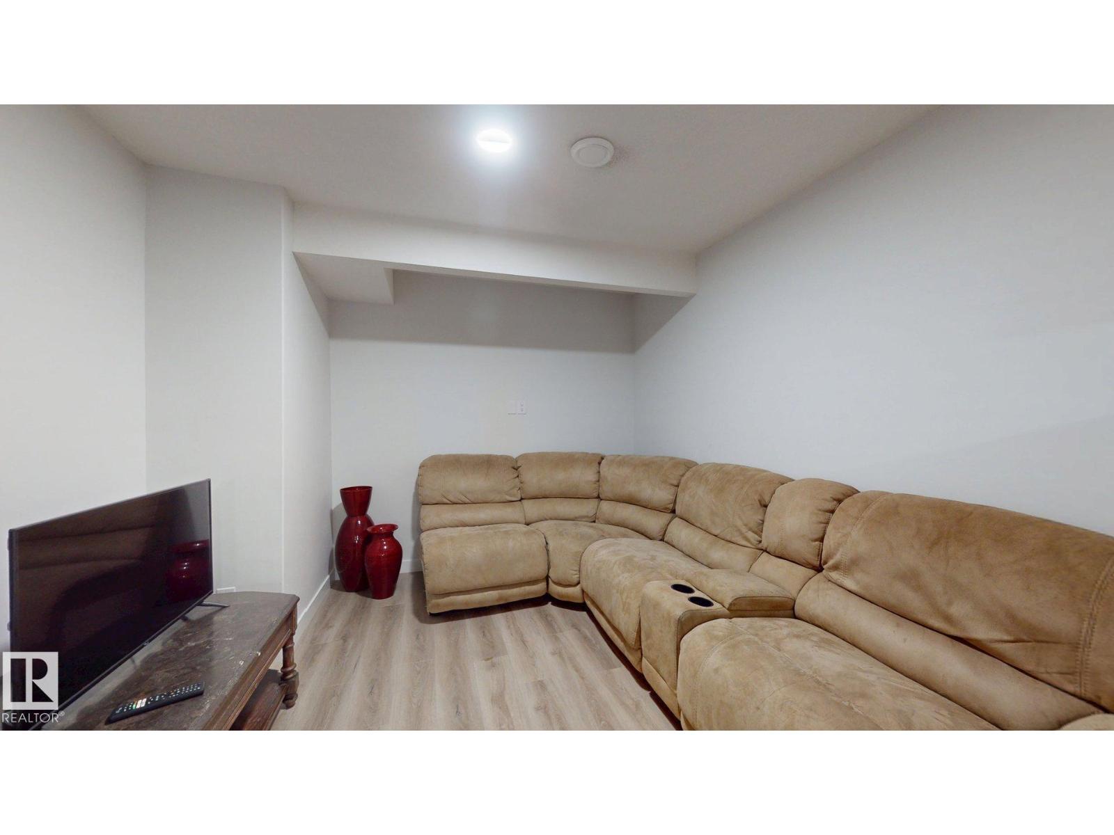 3027 200 St Nw, Edmonton, Alberta