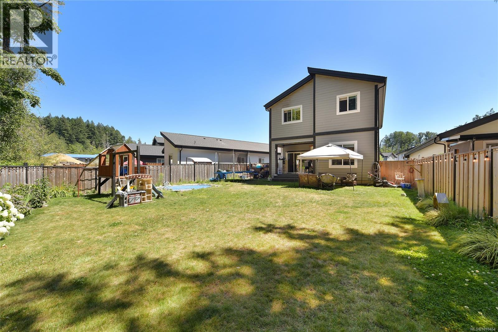 17 Saanich Ridge Dr, Central Saanich, British Columbia