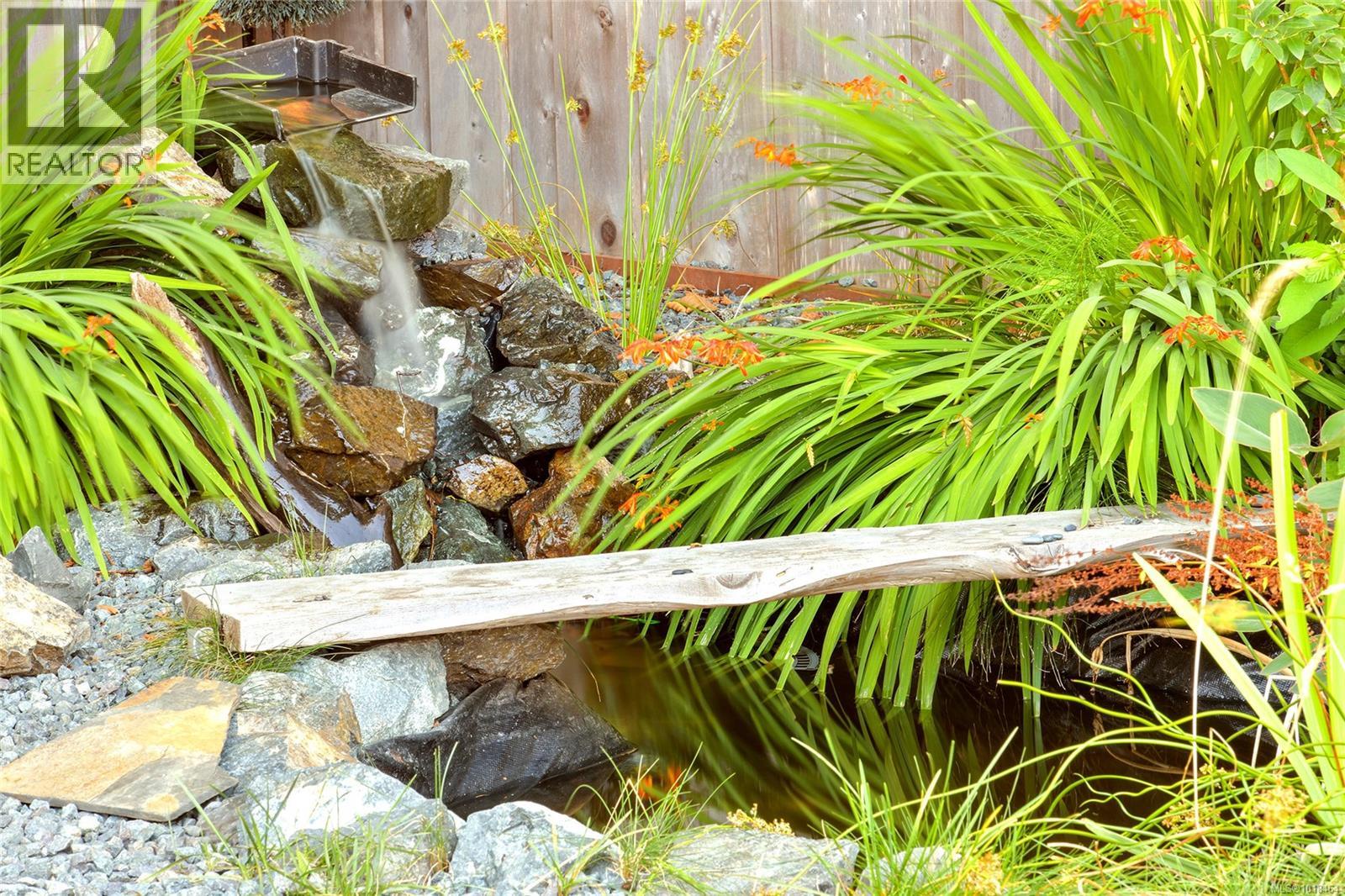 17 Saanich Ridge Dr, Central Saanich, British Columbia