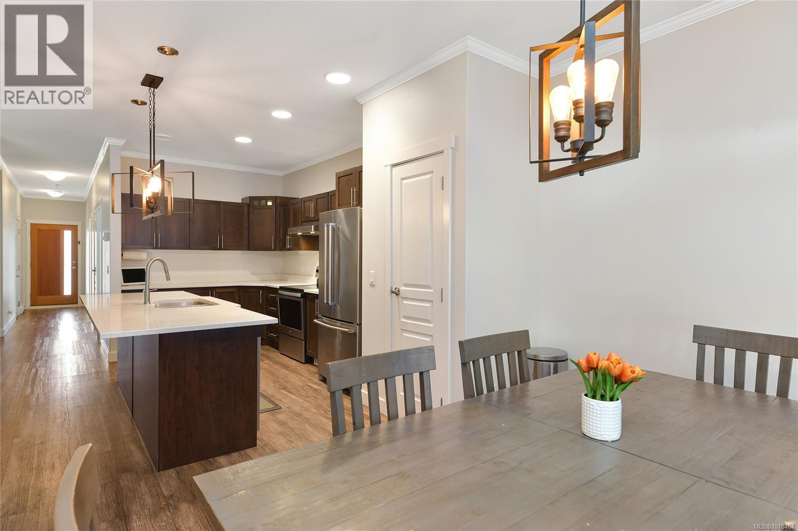 17 Saanich Ridge Dr, Central Saanich, British Columbia