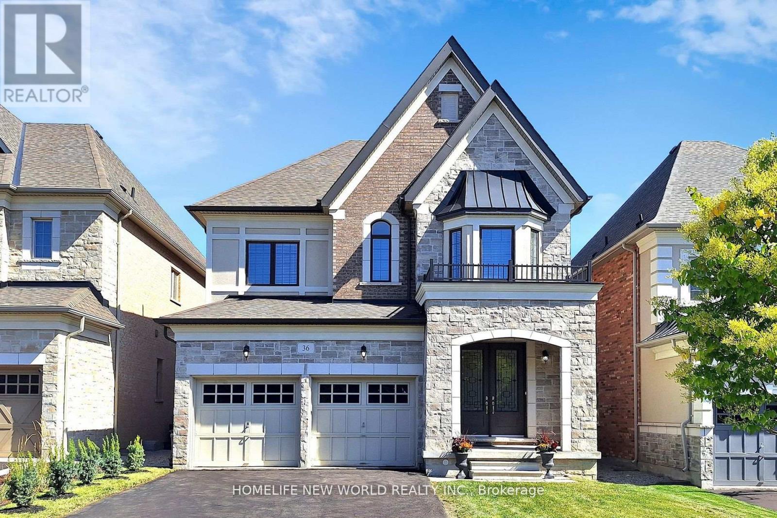 36 Strawbridge Farm Drive, Aurora (aurora Grove), Ontario