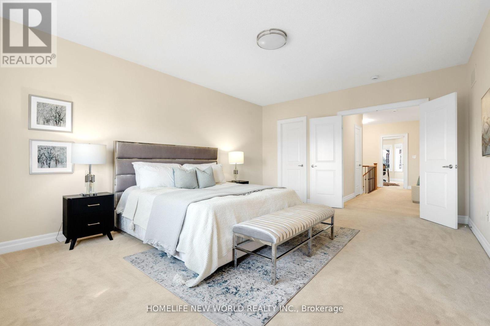 36 Strawbridge Farm Drive, Aurora (aurora Grove), Ontario