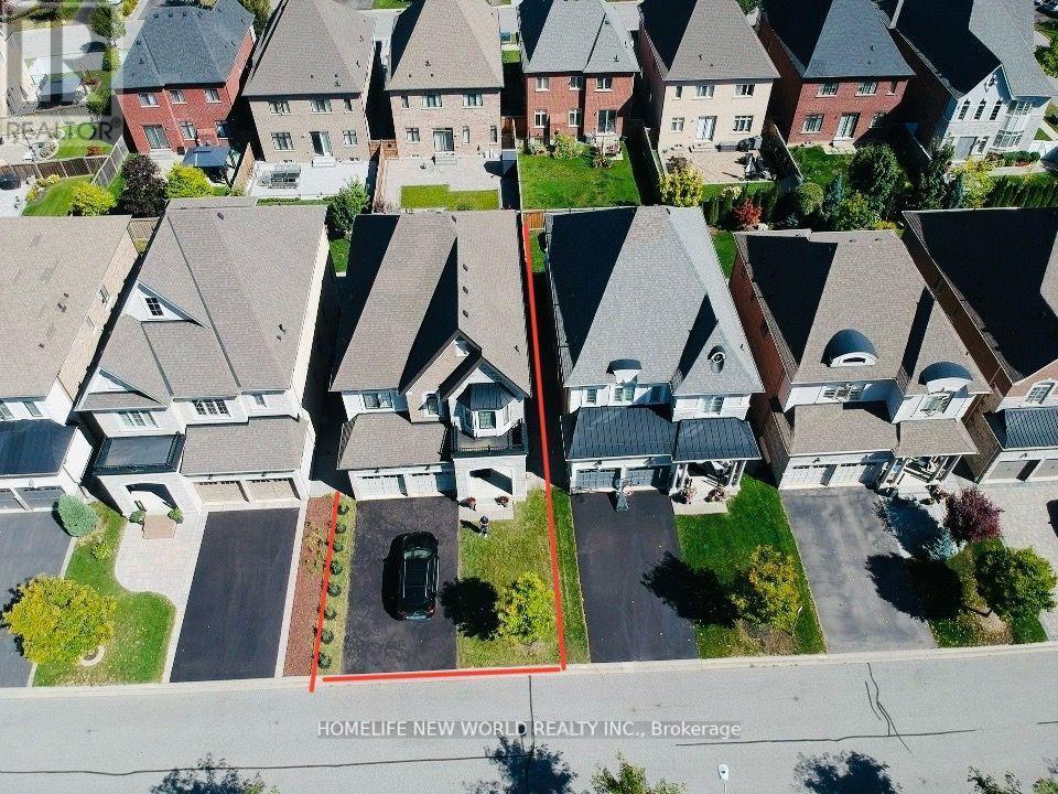 36 Strawbridge Farm Drive, Aurora (aurora Grove), Ontario