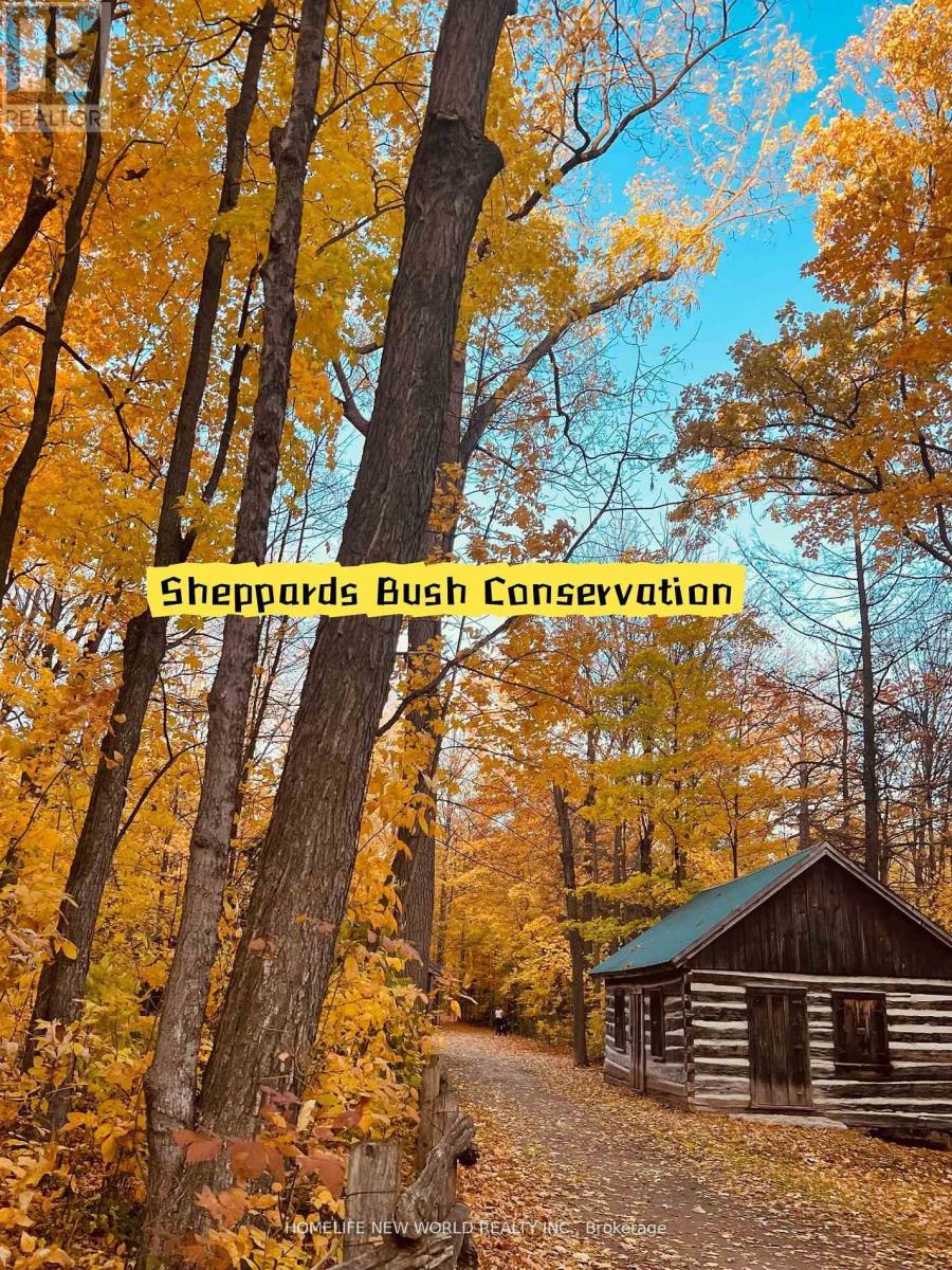 36 Strawbridge Farm Drive, Aurora (aurora Grove), Ontario