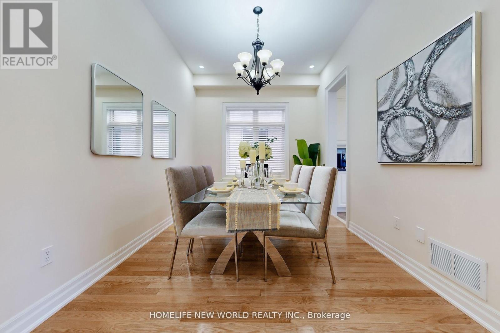 36 Strawbridge Farm Drive, Aurora (aurora Grove), Ontario