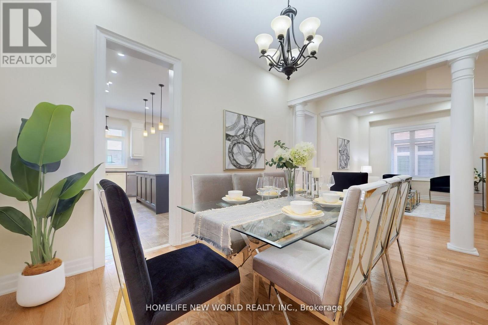 36 Strawbridge Farm Drive, Aurora (aurora Grove), Ontario