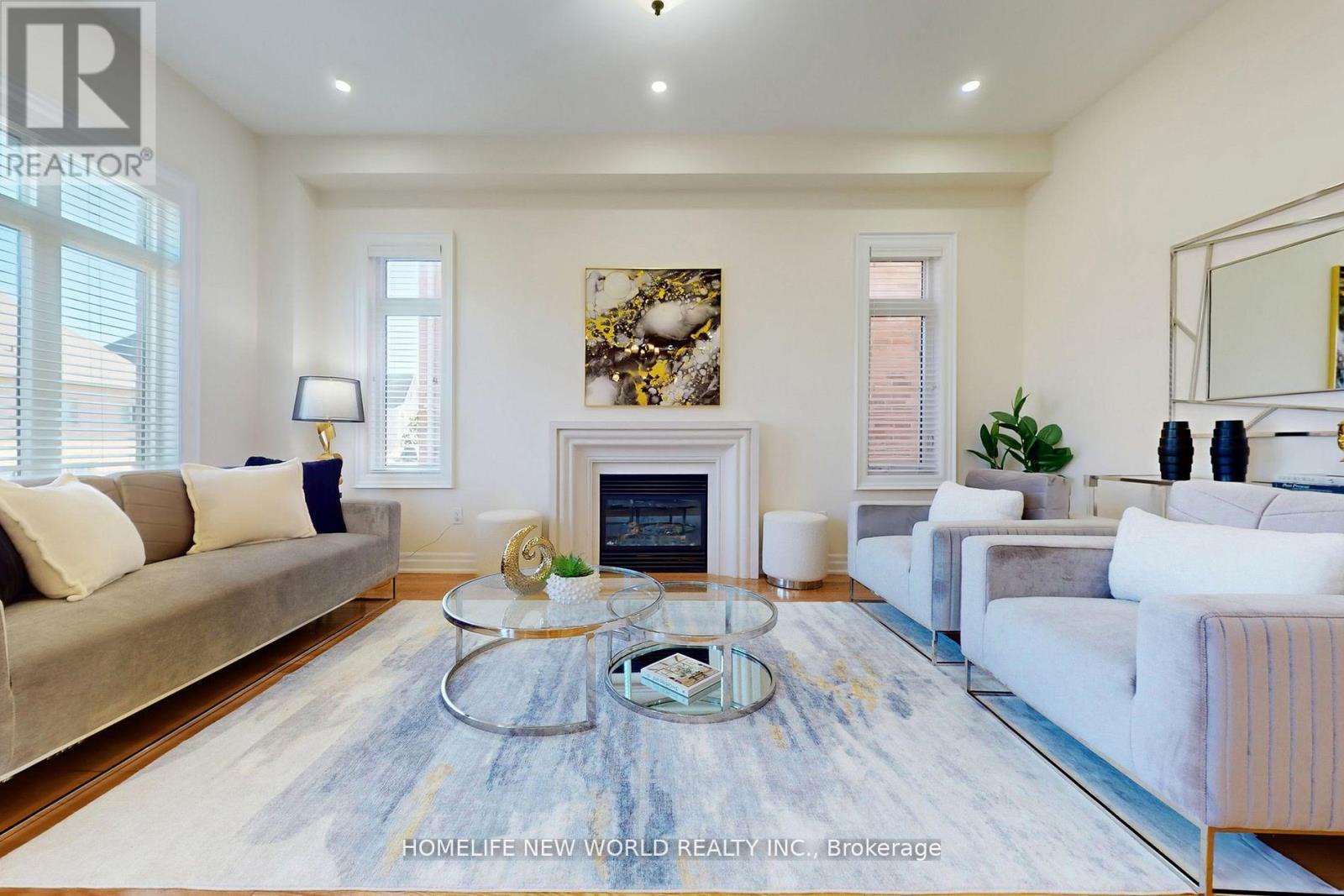 36 Strawbridge Farm Drive, Aurora (aurora Grove), Ontario