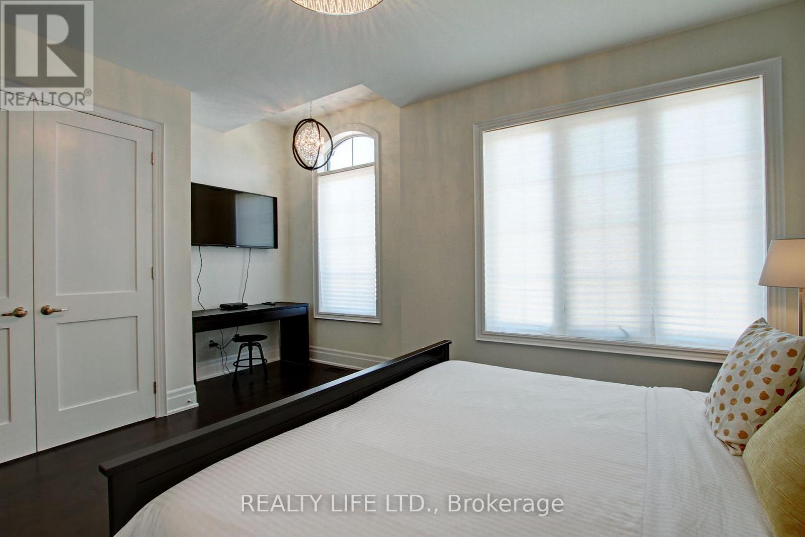 3140 Daniel Way, Oakville (go Glenorchy), Ontario