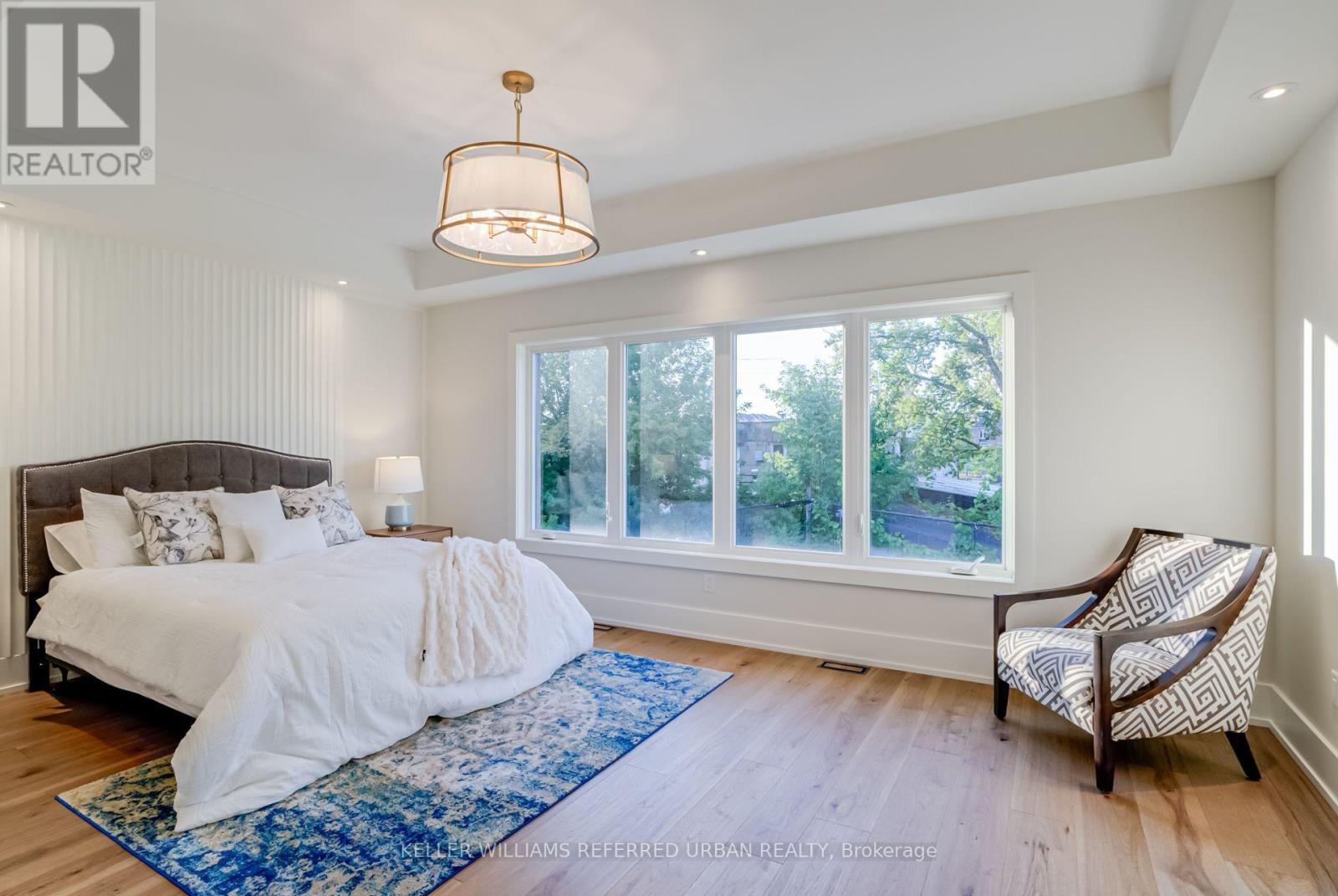 62 Ash Crescent, Toronto (long Branch), Ontario