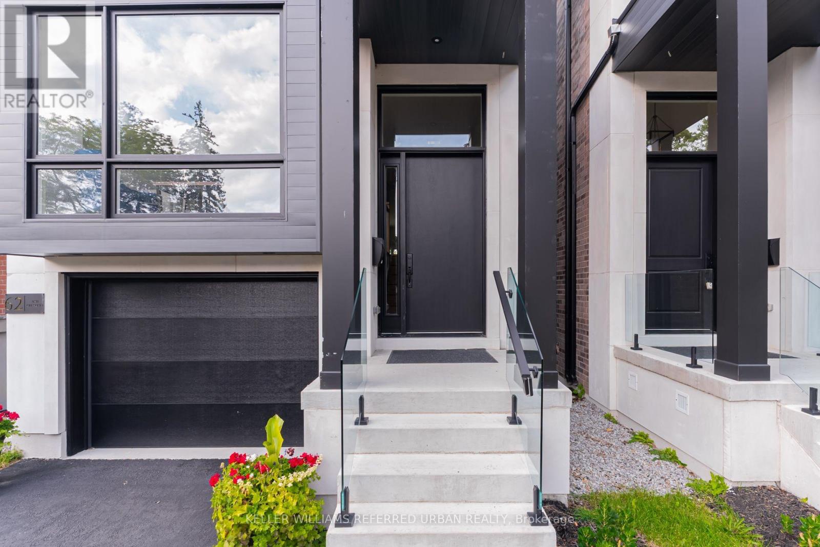 62 Ash Crescent, Toronto (long Branch), Ontario