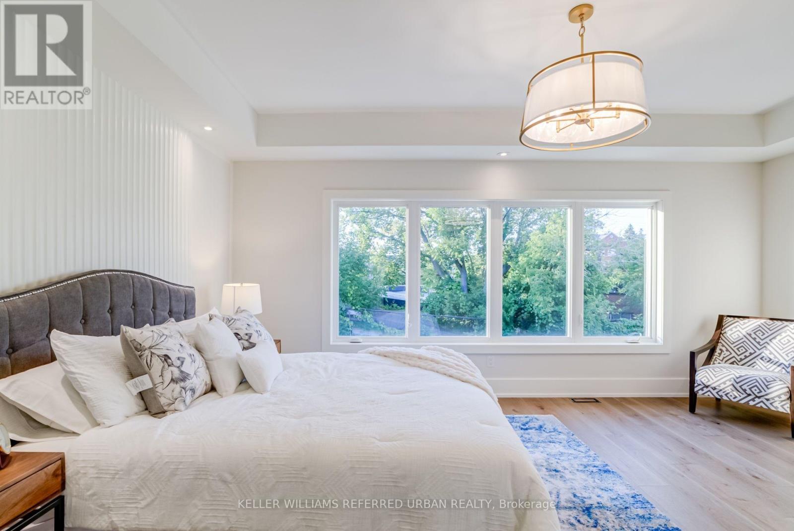 62 Ash Crescent, Toronto (long Branch), Ontario