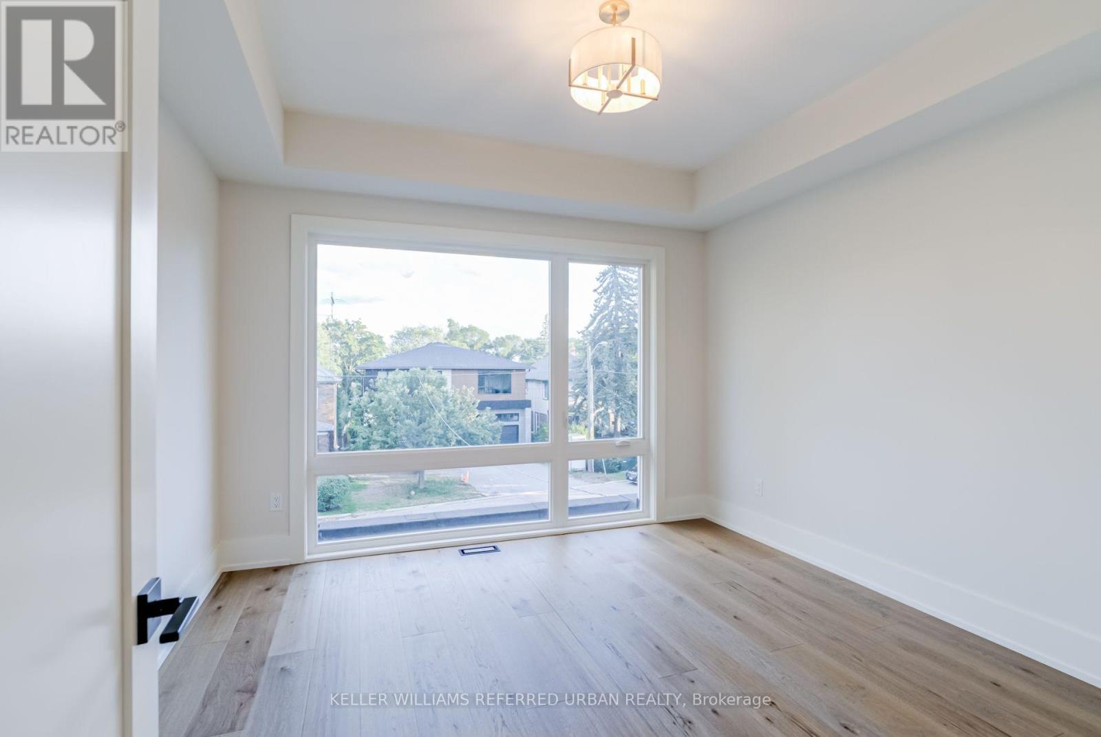 62 Ash Crescent, Toronto (long Branch), Ontario