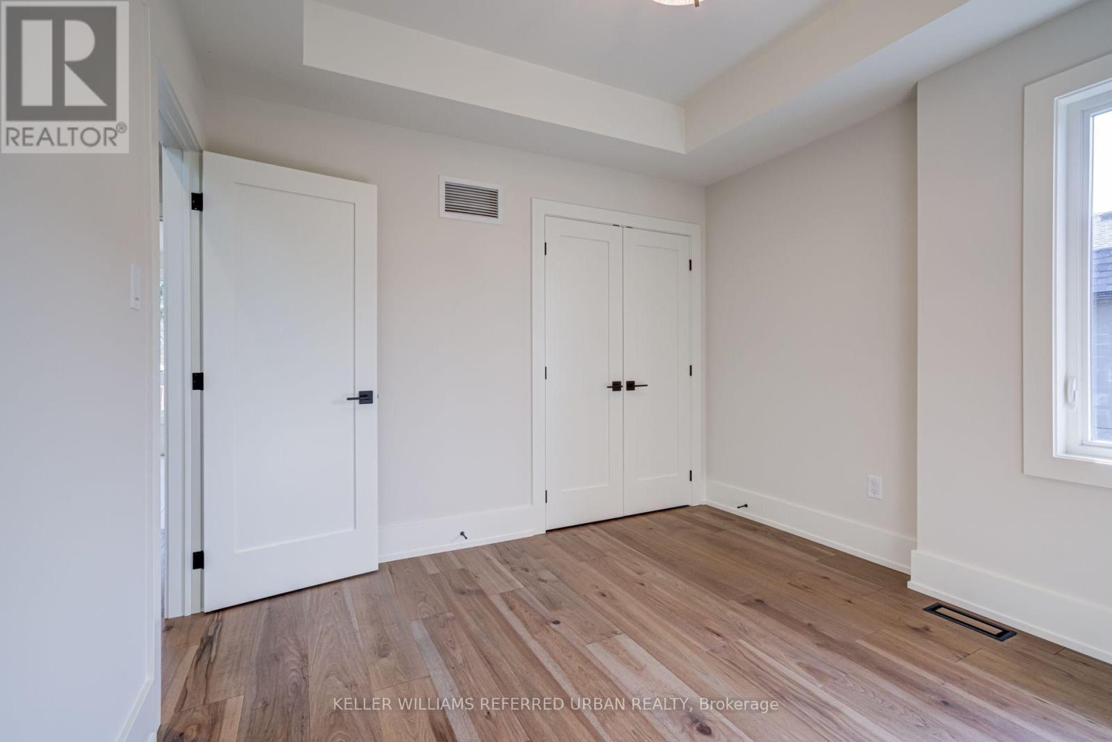 62 Ash Crescent, Toronto (long Branch), Ontario